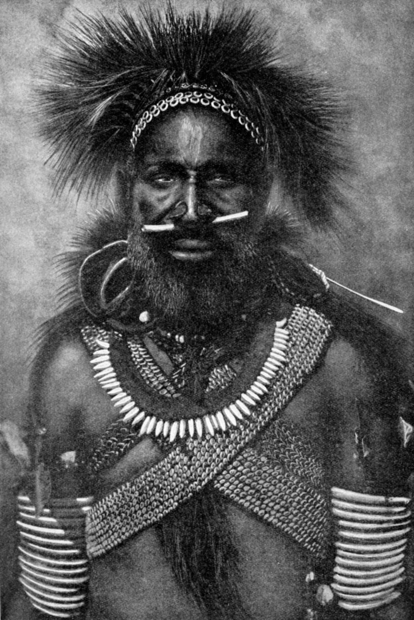 Egy kannibál harcosokból álló társaság kapitánya, Új-Guinea, 1922 alkotó: Unbekannt