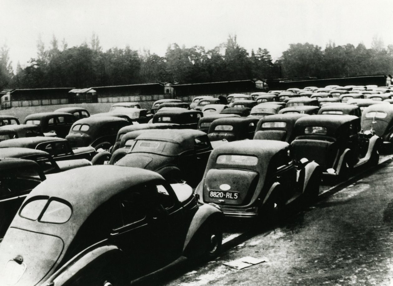A megszálló németek által elkobzott autók, Vincennes, Párizs, 1940-1944 alkotó: Unbekannt