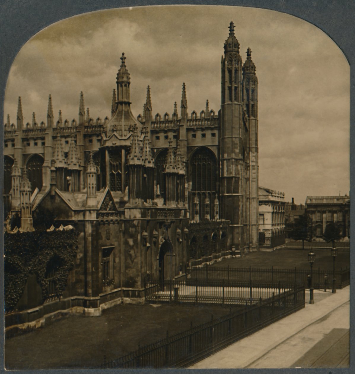A Kings College ünnepelt gótikus kápolnája, Cambridge, Anglia, 1910. alkotó: Unbekannt