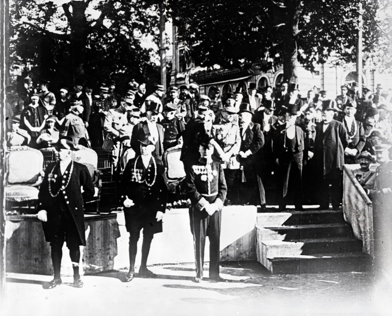 Ünnepély méltóságokkal és tisztviselőkkel, c1914-c1918 alkotó: Unbekannt
