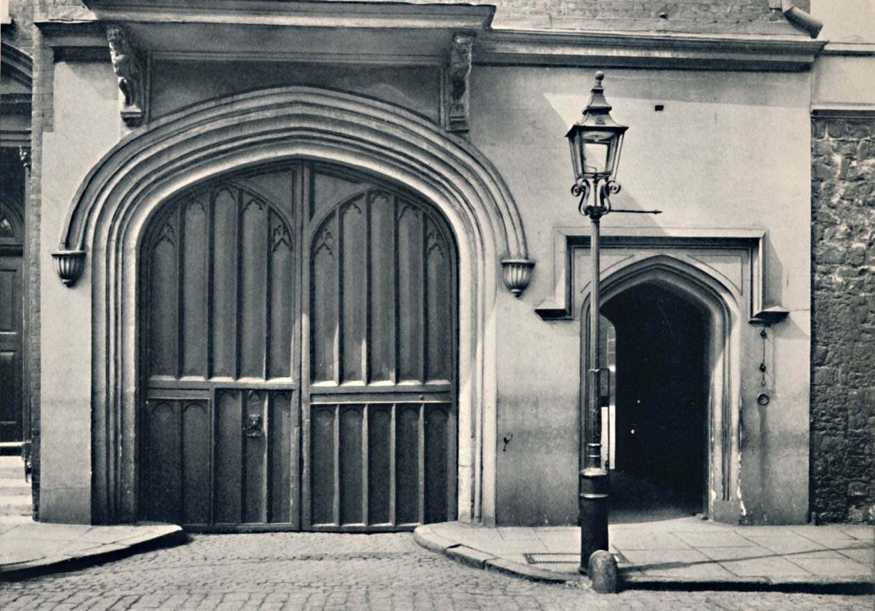 Charterhouse. Az Entrance Gateway külseje, 1925 alkotó: Unbekannt
