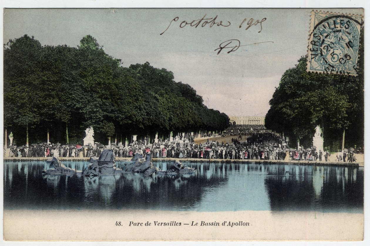 Chateau de Versailles: látogatók az Apollo tank medencéje előtt a parkban - 1905-ös képeslap alkotó: Unbekannt