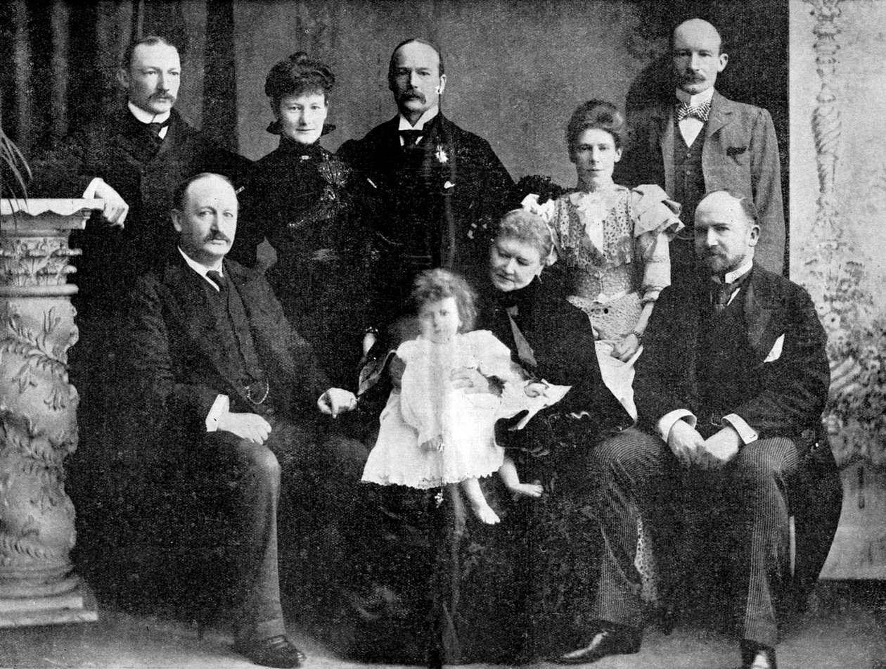 Robert Baden-Powell ezredes és édesanyja, nővére és négy fivére, 1900. alkotó: Unbekannt