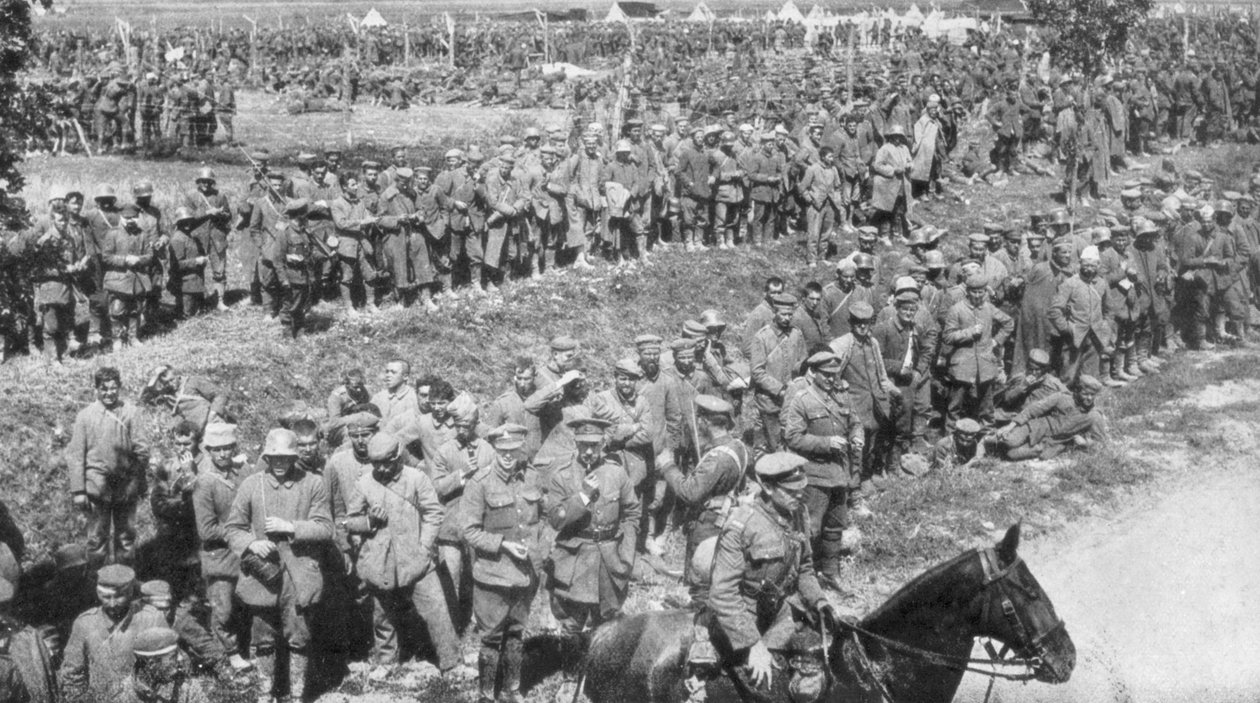 Német foglyok oszlopai, Somme, Franciaország, 1918 alkotó: Unbekannt