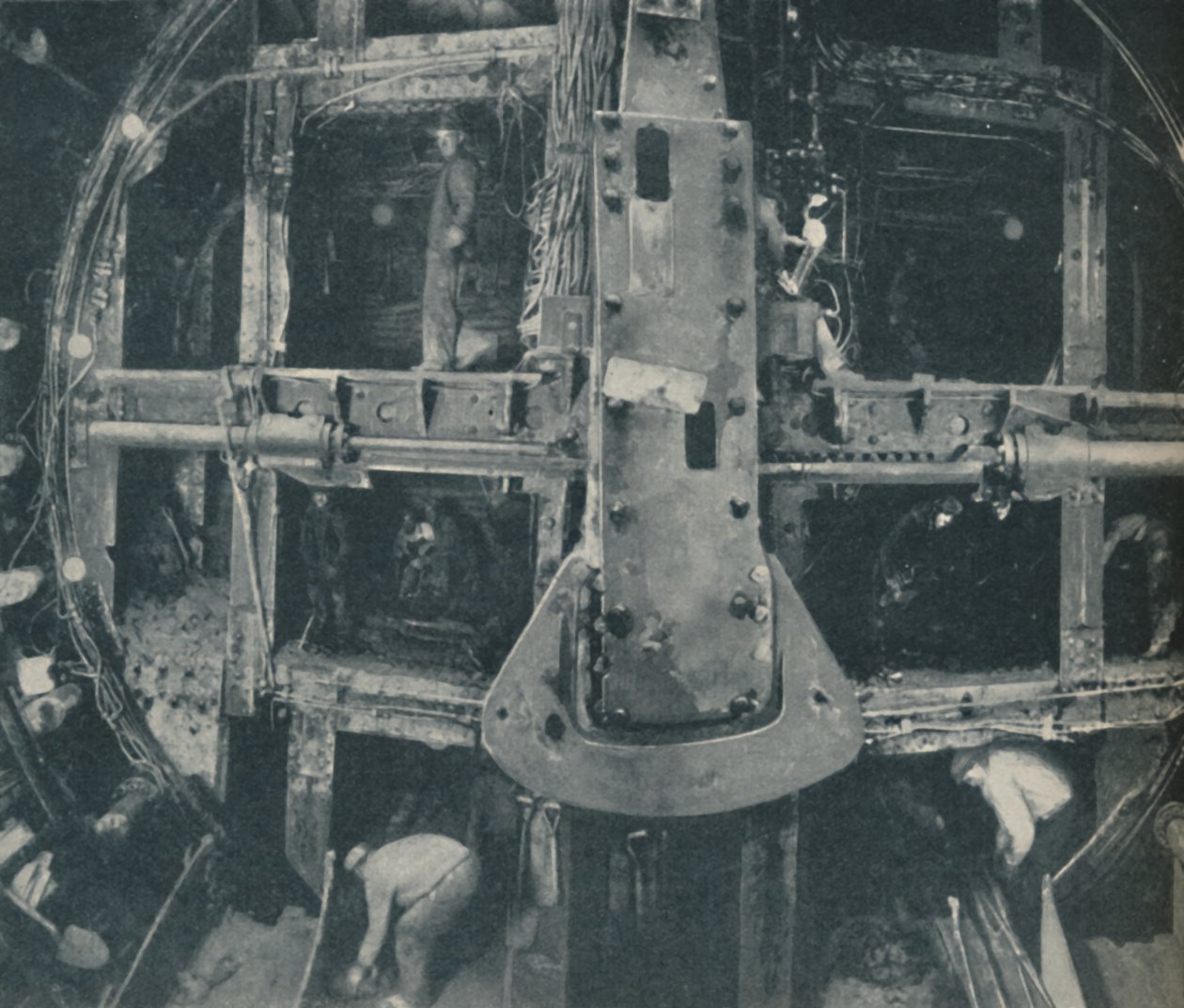 Összetett Greathead Shield, amely lerombol egy akadályt két ország között, 1935 alkotó: Unbekannt