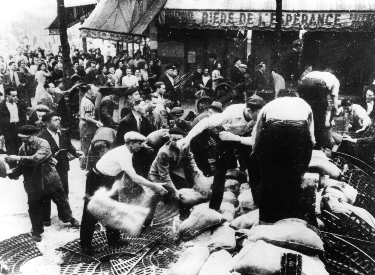 Barikád építése, Párizs, 1944 alkotó: Unbekannt