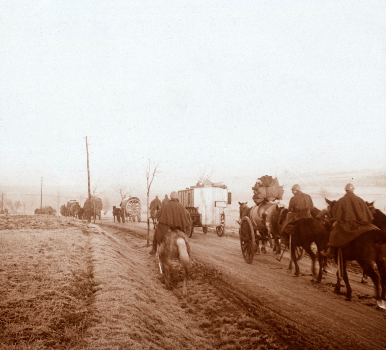 Konvoj, Genicourt, Észak-Franciaország, 1916 alkotó: Unbekannt
