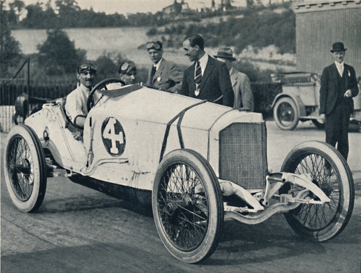 Zborowski gróf, a fiatalabb, egy Mercedesen, 1937 alkotó: Unbekannt