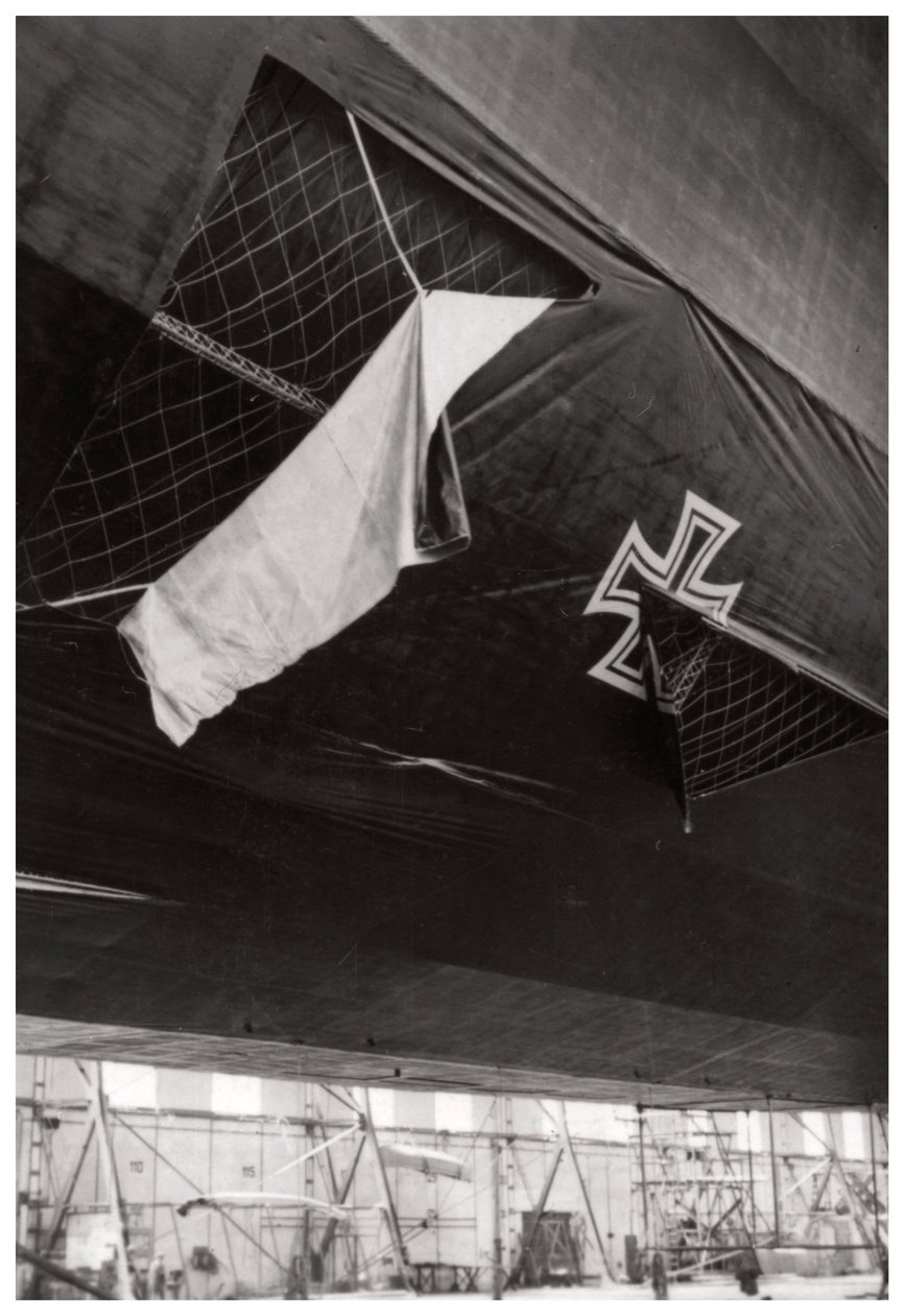 Megsérült német haditengerészet Zeppelin léghajója, I. világháború, 1914-1918 1933 alkotó: Unbekannt