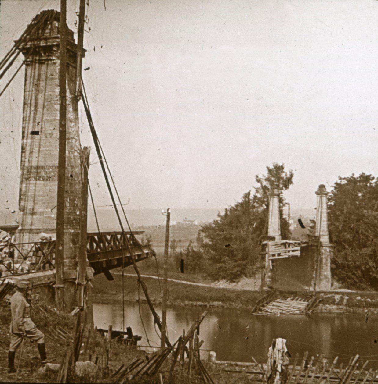 Sérült híd, Dormans, Észak-Franciaország, c1914-c1918 alkotó: Unbekannt