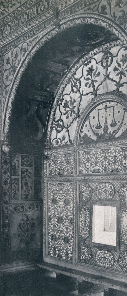 Delhi. A Scales of Justice faragott márványképernyő, amelyen keresztül a petíciók érkeztek., 1910. alkotó: Unbekannt