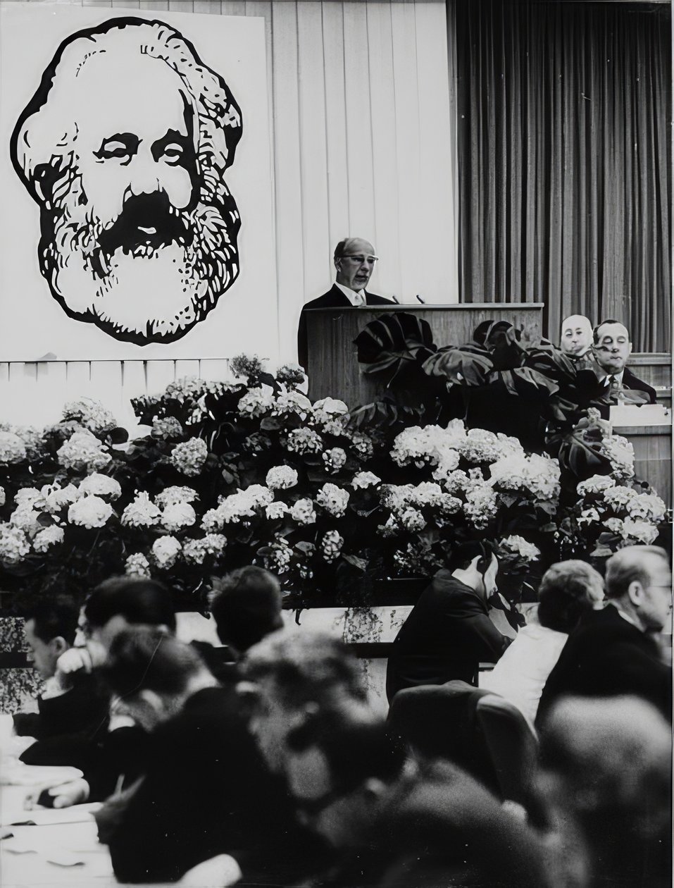 Walter Ulbricht, a Német Demokratikus Köztársaság Államtanácsának elnöke Karl Marx 150. születésnapja alkalmából tartott ülésen. Berlini Kongresszusi Ház. 1968. május 2 alkotó: Unbekannt
