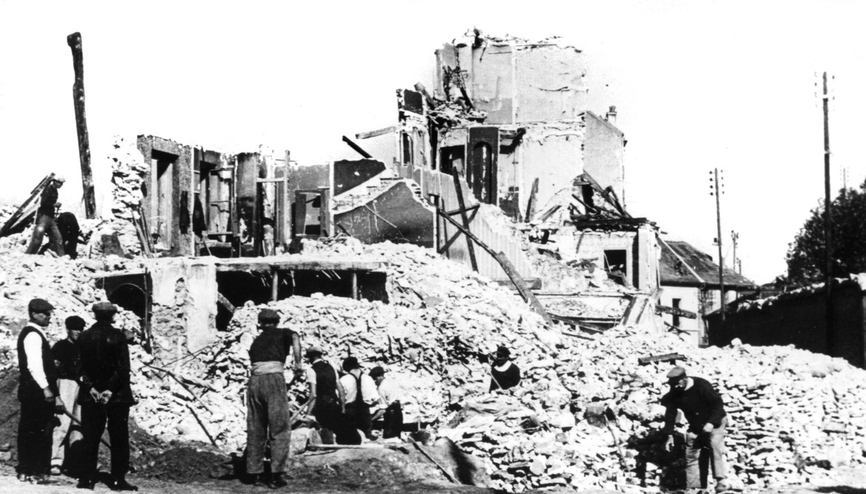 Lerombolt épület, Franciaország felszabadítása, St Cyr, 1944. augusztus alkotó: Unbekannt