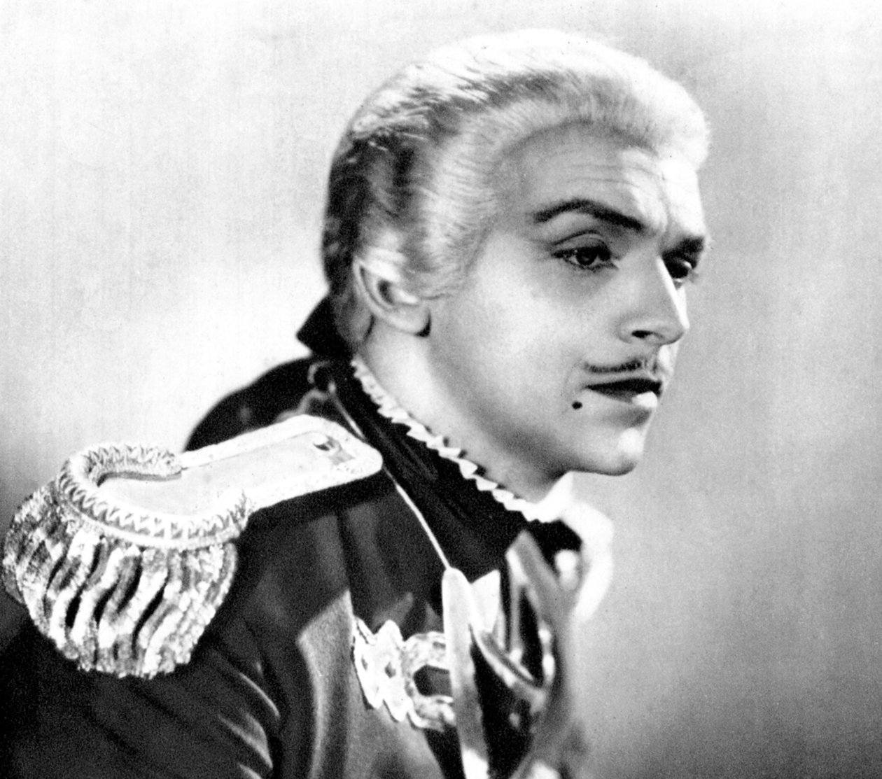 Douglas Fairbanks Jr., amerikai színész, 1934-1935 alkotó: Unbekannt