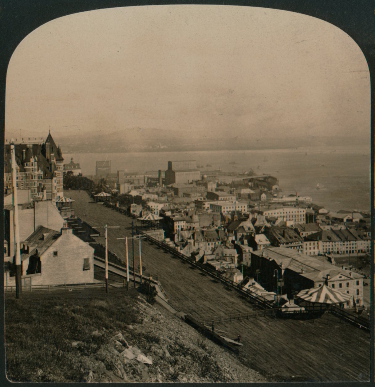 Dufferin terasz, óváros és Szent Lőrinc folyó a Citadellából, Quebec, Kanada, 1906 alkotó: Unbekannt