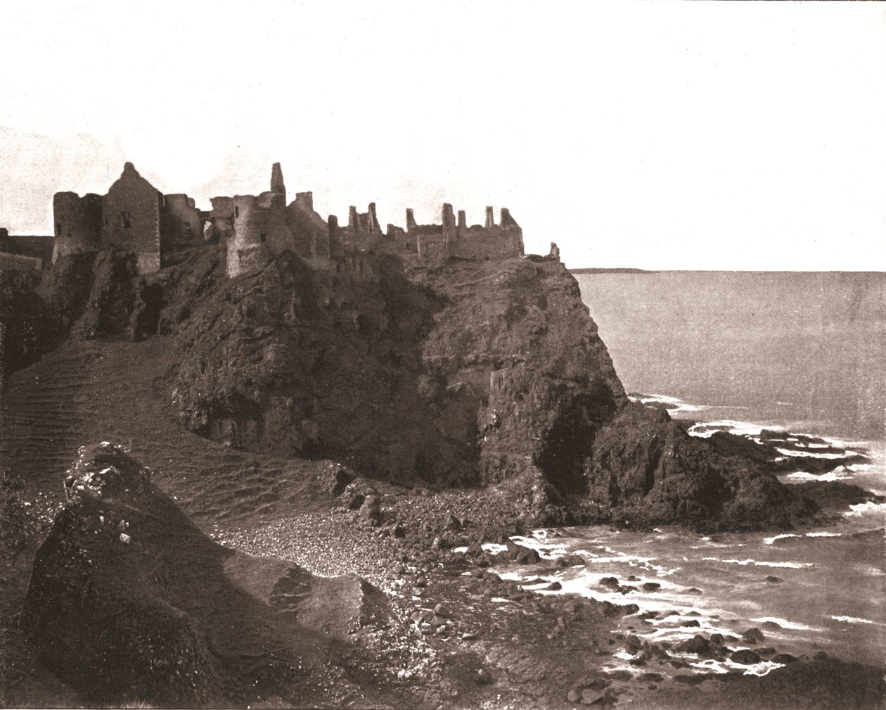Dunluce kastély, Antrim megye, Észak-Írország, 1894. alkotó: Unbekannt