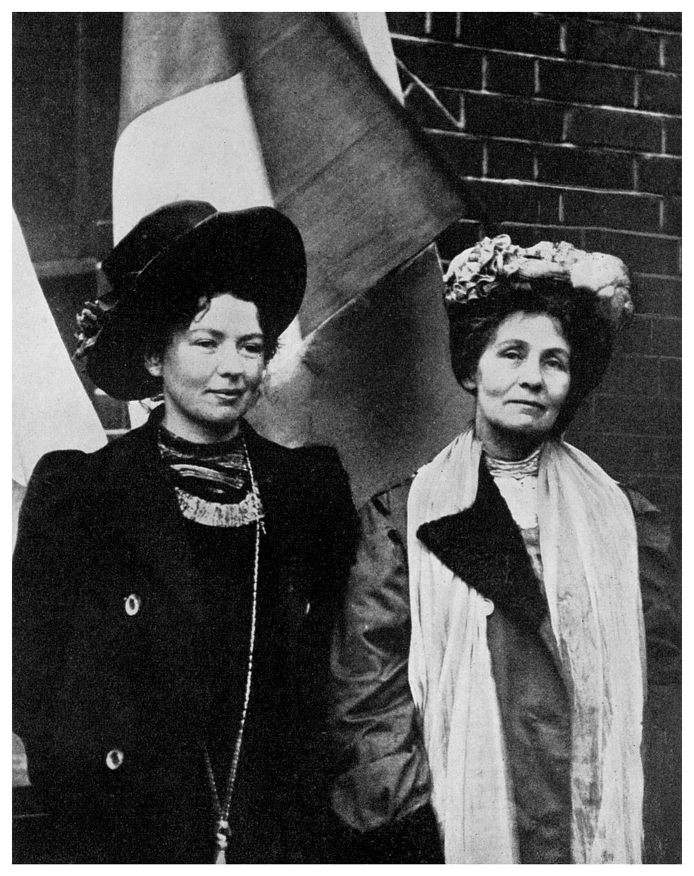 Emmeline Pankhurst, brit szüfrazsett és lánya, Christabel, 1956. 20. század eleje alkotó: Unbekannt
