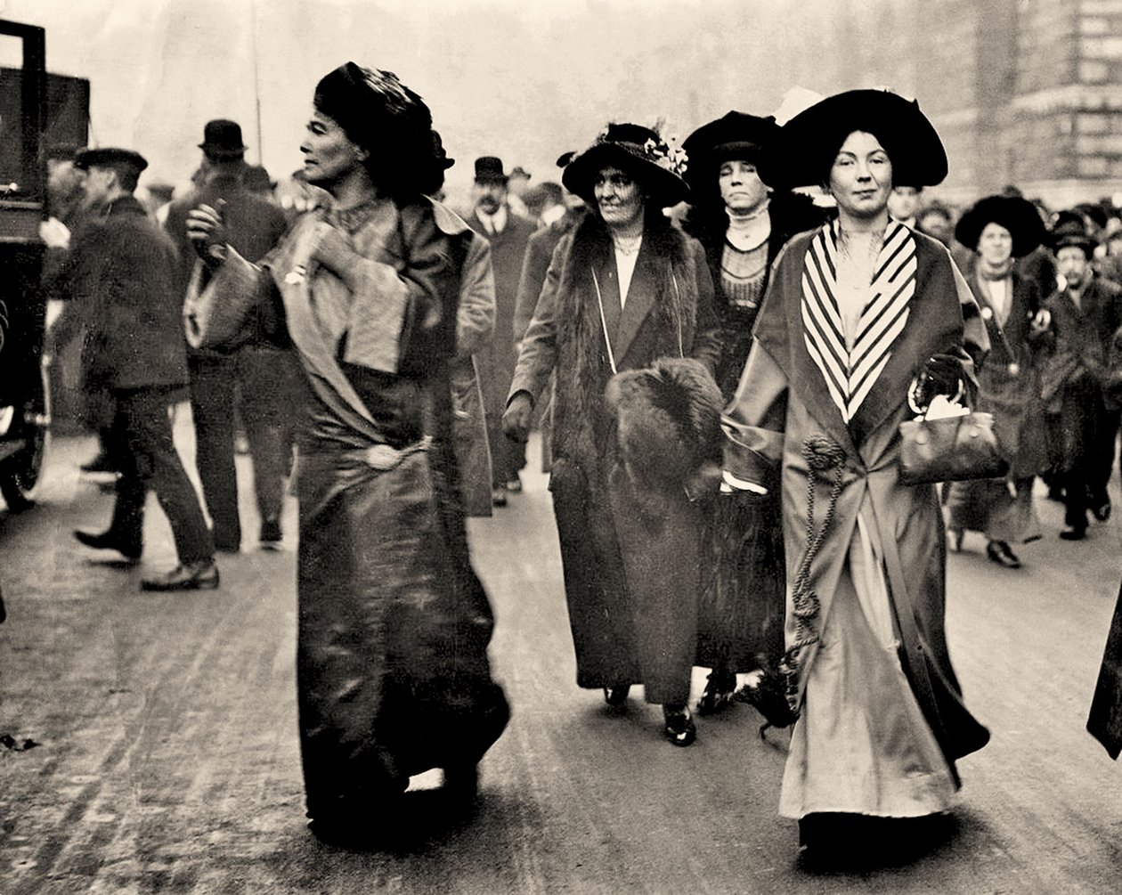 Emmeline Pethick Lawrence és Christabel Pankhurst, 1908 körül (fotó) alkotó: Unbekannt