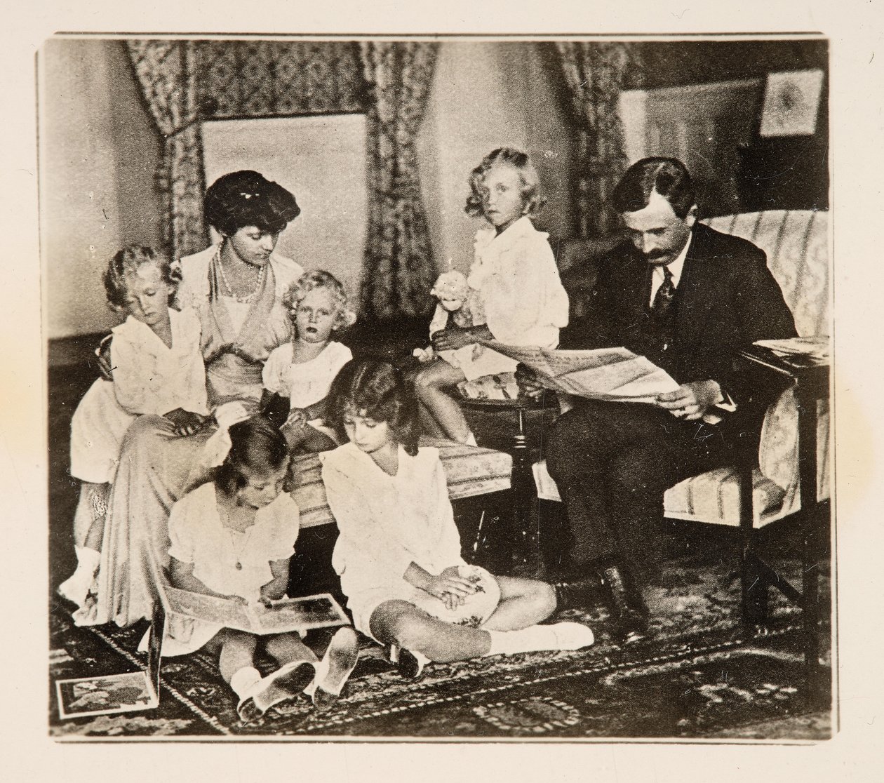 I. Károly császár és családja száműzetésben, 1920-as évek. alkotó: Unbekannt
