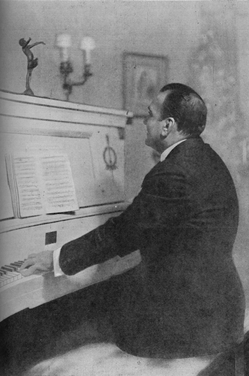 Enrico Caruso – Olaszország híres tenorja a zongoránál, c1925 alkotó: Unbekannt