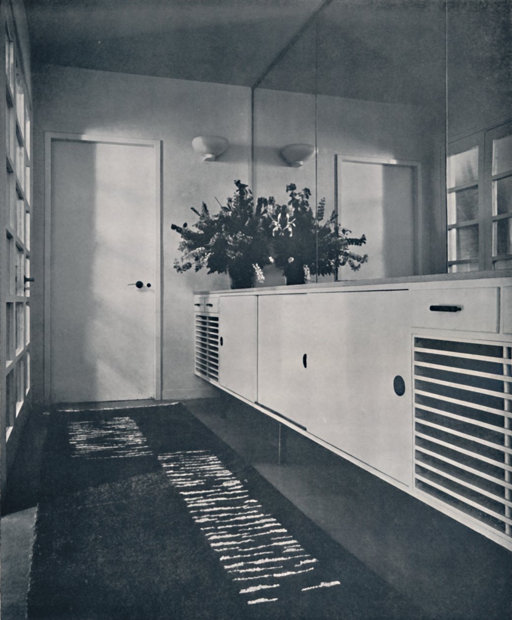 Bejárati hall a Shrubs Woodban, Chalfont St. Giles, 1936 alkotó: Unbekannt