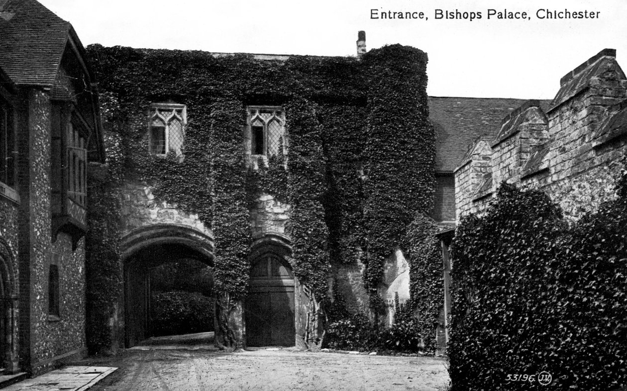 Bejárat a Bishops Palace-ba, Chichester, Sussex, XX. század eleje alkotó: Unbekannt