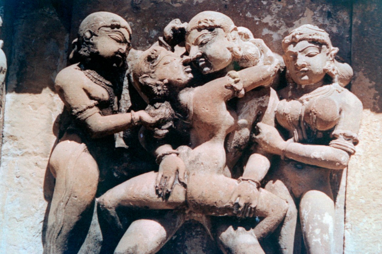 Erotikus szobrászat, Khajuraho, India. c950-1050. 20. század alkotó: Unbekannt
