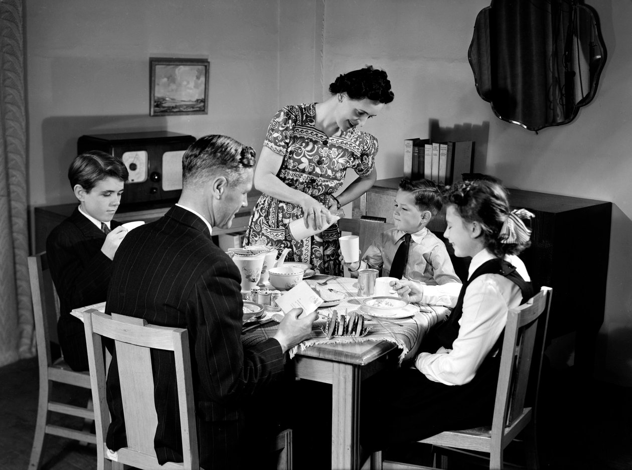 Család reggelinél, 1948 alkotó: Unbekannt