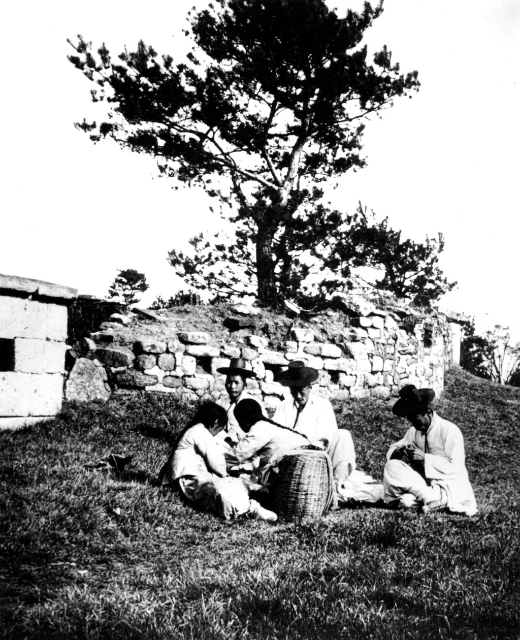 Piknikező család, Korea, 1900 alkotó: Unbekannt