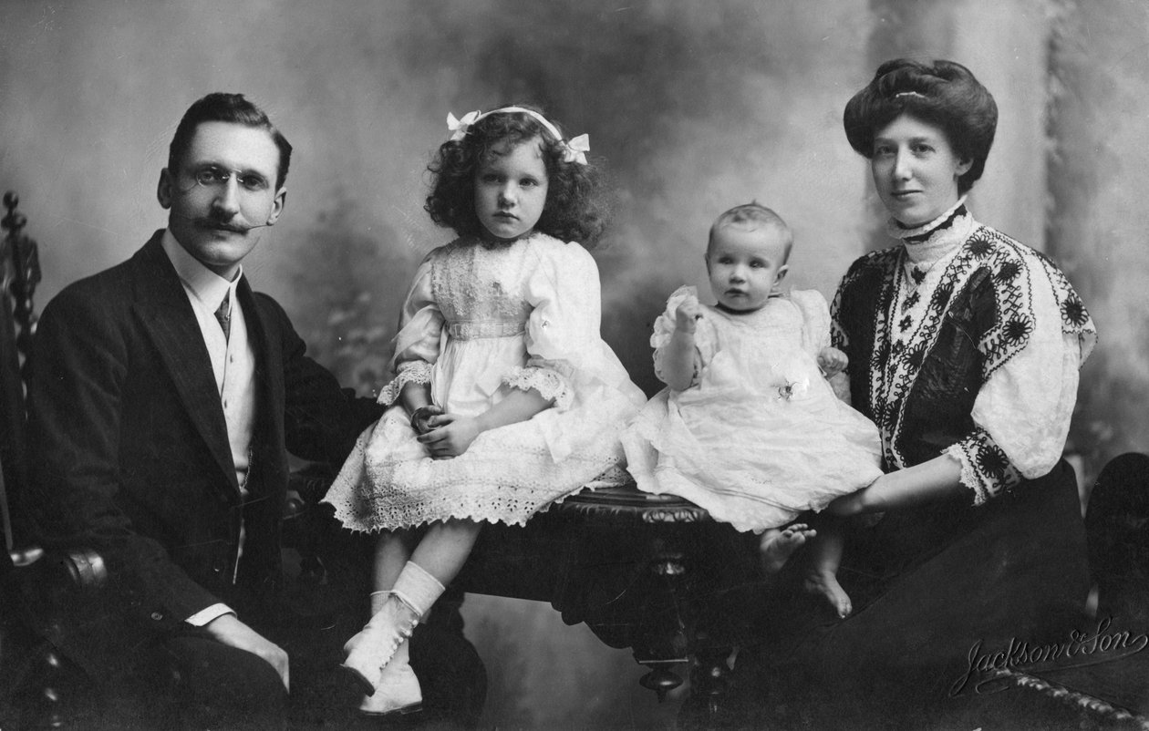 Családi portré, 1900-1910 alkotó: Unbekannt