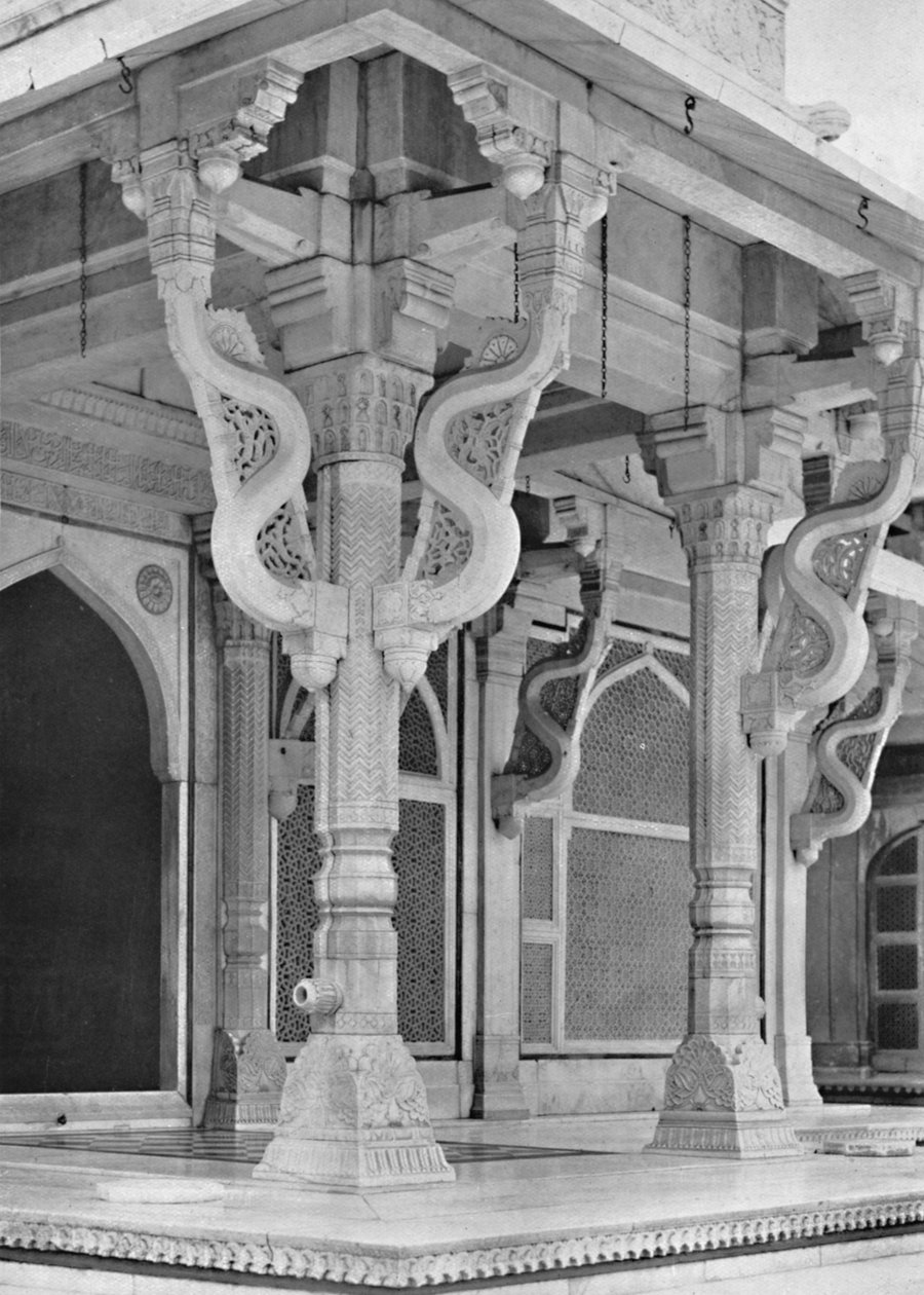 Fatehpur Sikri. Oszlopok Sejk Salem Christi sírja előtt, 1910. alkotó: Unbekannt