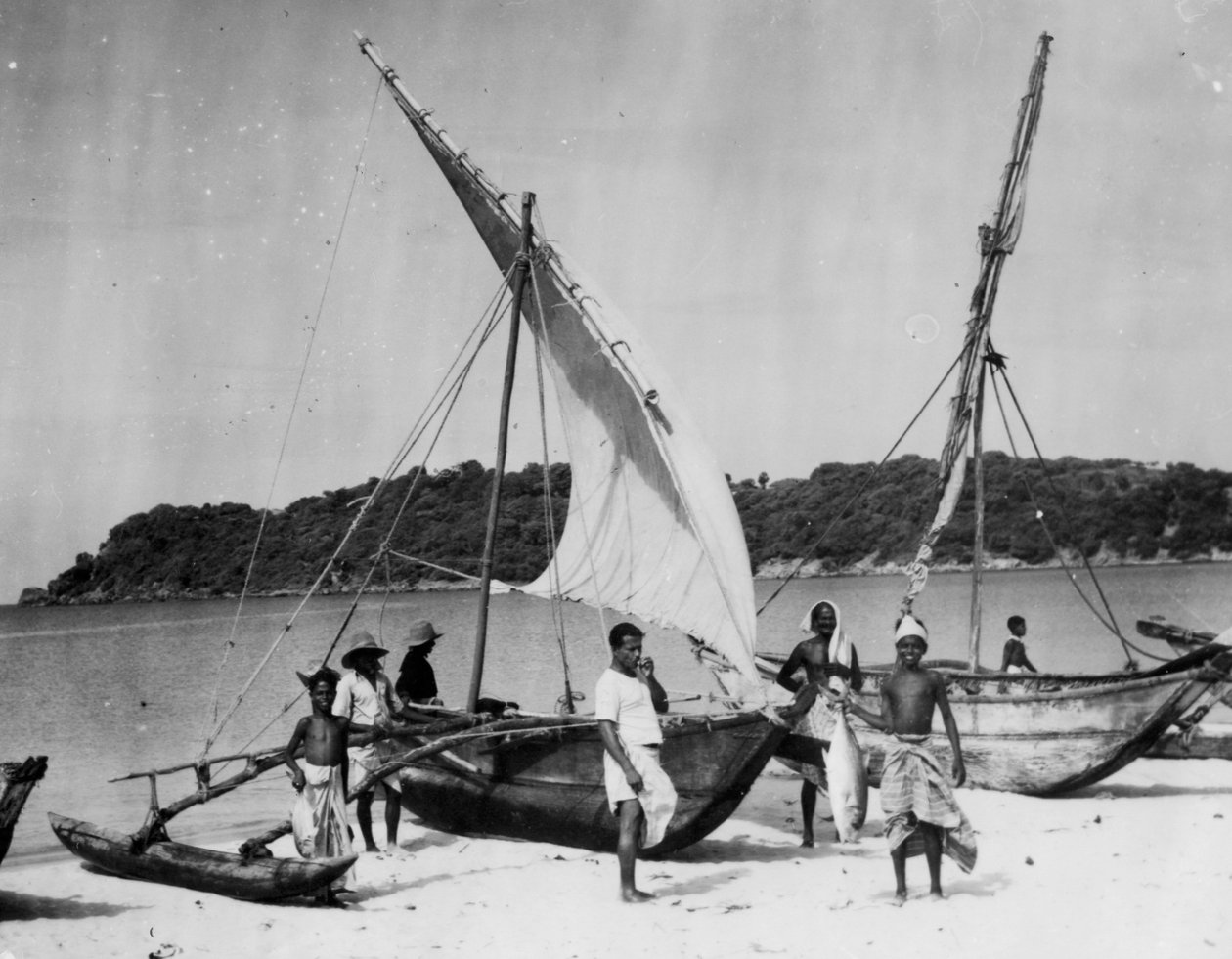 Halászhajók, Trincomalee, Ceylon, 1945 alkotó: Unbekannt