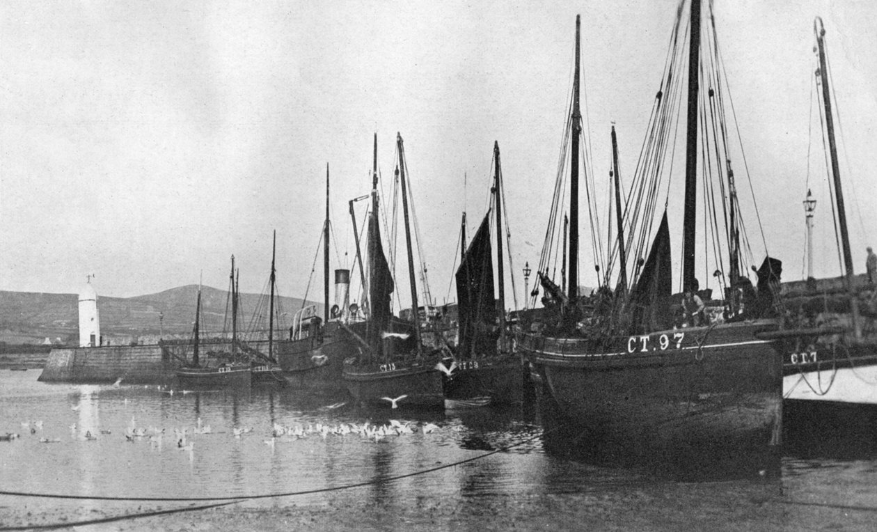 Halászhajók Port St Mary kikötőben, Man-sziget, 1924-1926 alkotó: Unbekannt