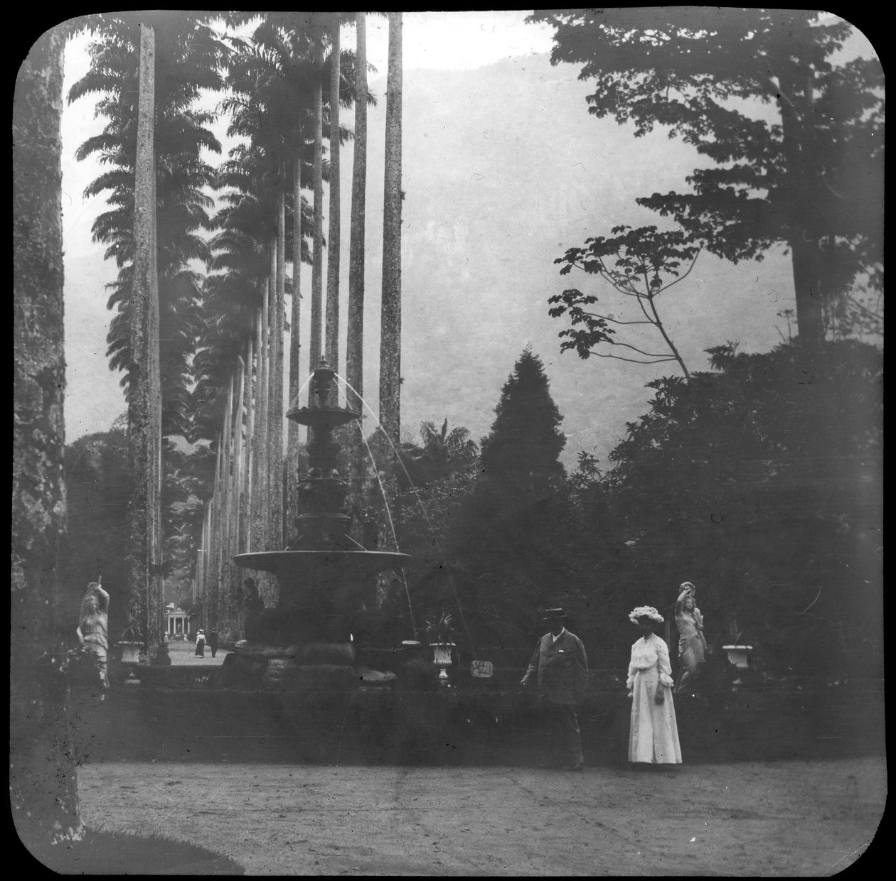 A Múzsák szökőkútja, Rio de Janeiro Botanikus Kert, Brazília, 19. század vége vagy 20. század eleje alkotó: Unbekannt