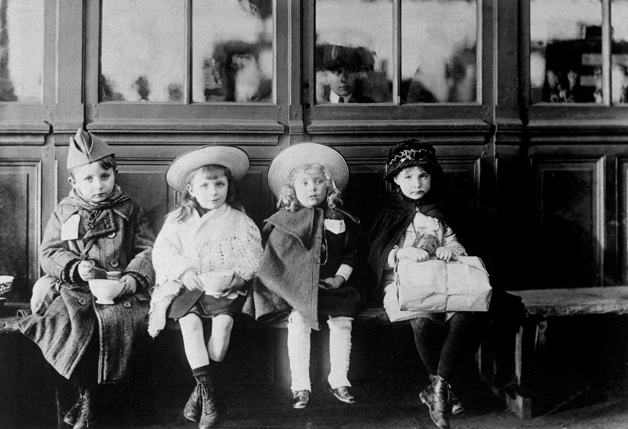 Francia menekült gyerekek vonatra várva, 1918. január 20 alkotó: Unbekannt