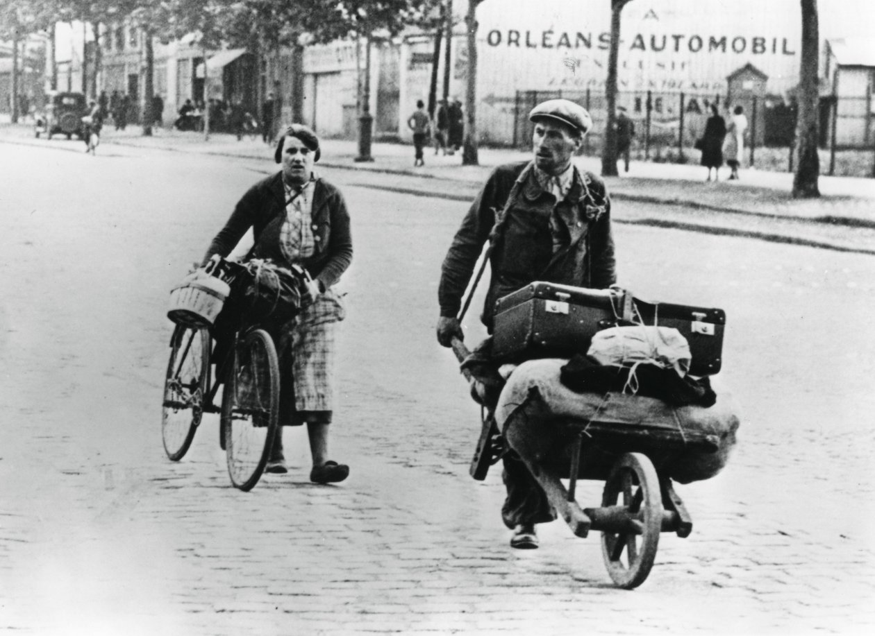 Francia menekültek hazatértek Franciaország németekhez való bukása után, Párizs, 1940. július alkotó: Unbekannt