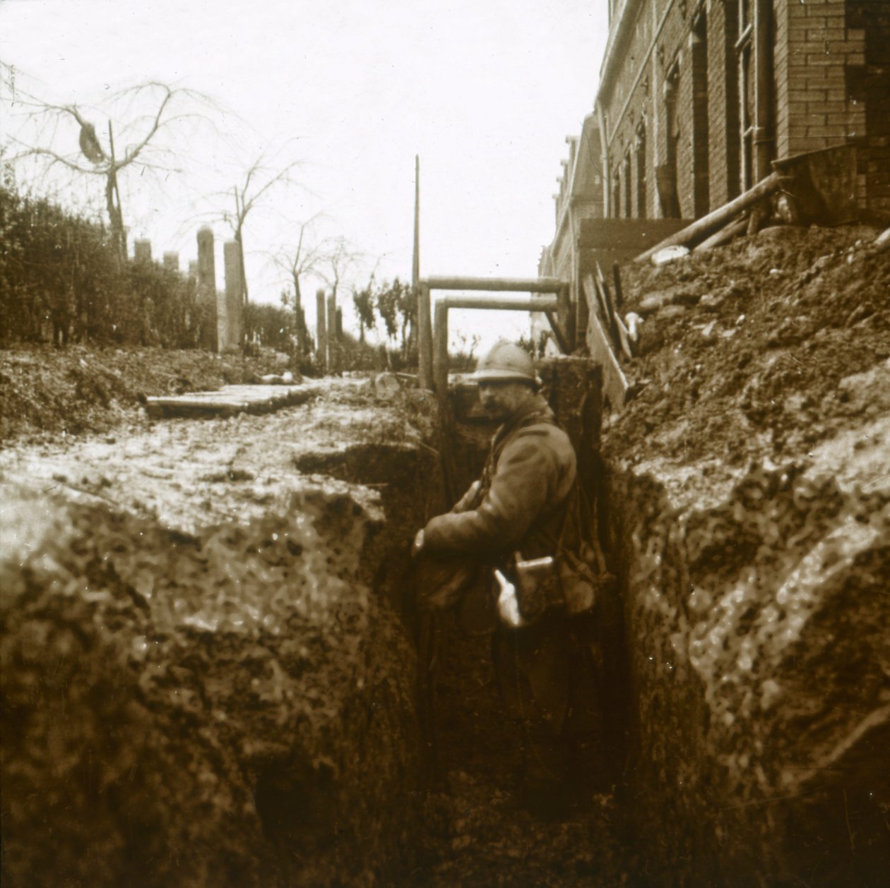 Francia katona a lövészárokban, c1914-c1918 alkotó: Unbekannt