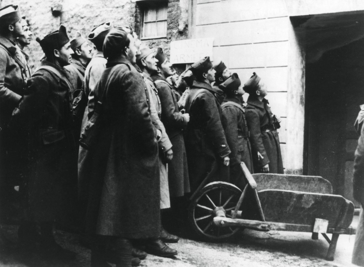 Francia katonák egy hadsereg mozijában, Franciaország, 1940 alkotó: Unbekannt