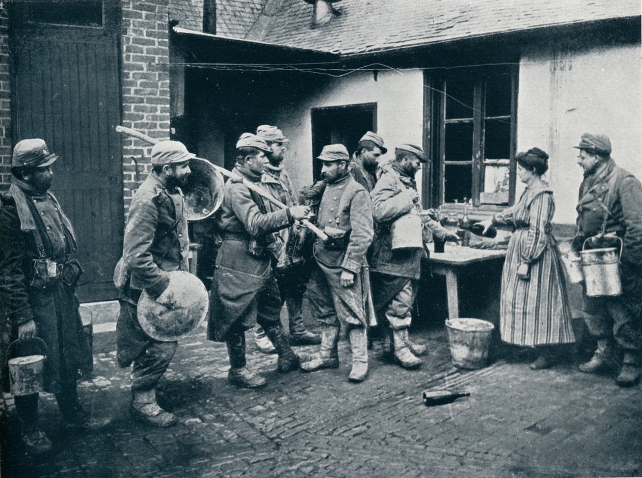 A lövészárokból hazatérő francia katonák megállnak frissítőre, c1914 alkotó: Unbekannt