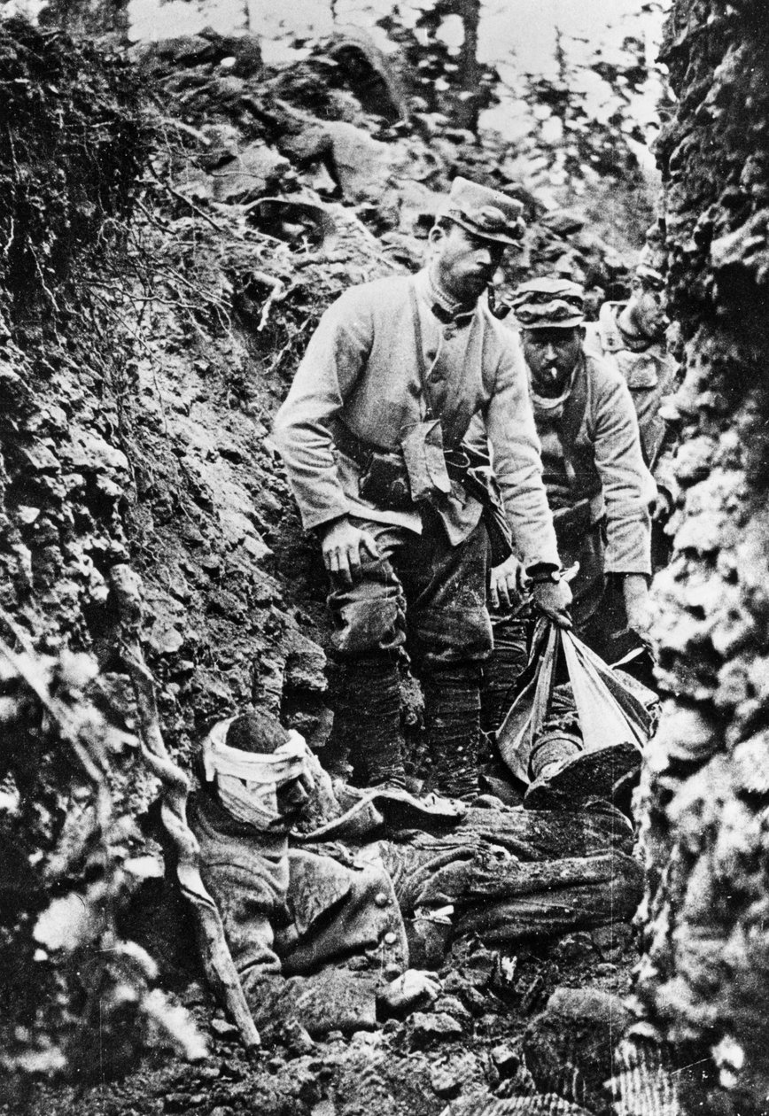 Francia csapatok német támadás és bombázás után, I. világháború, 1915. június 30 alkotó: Unbekannt