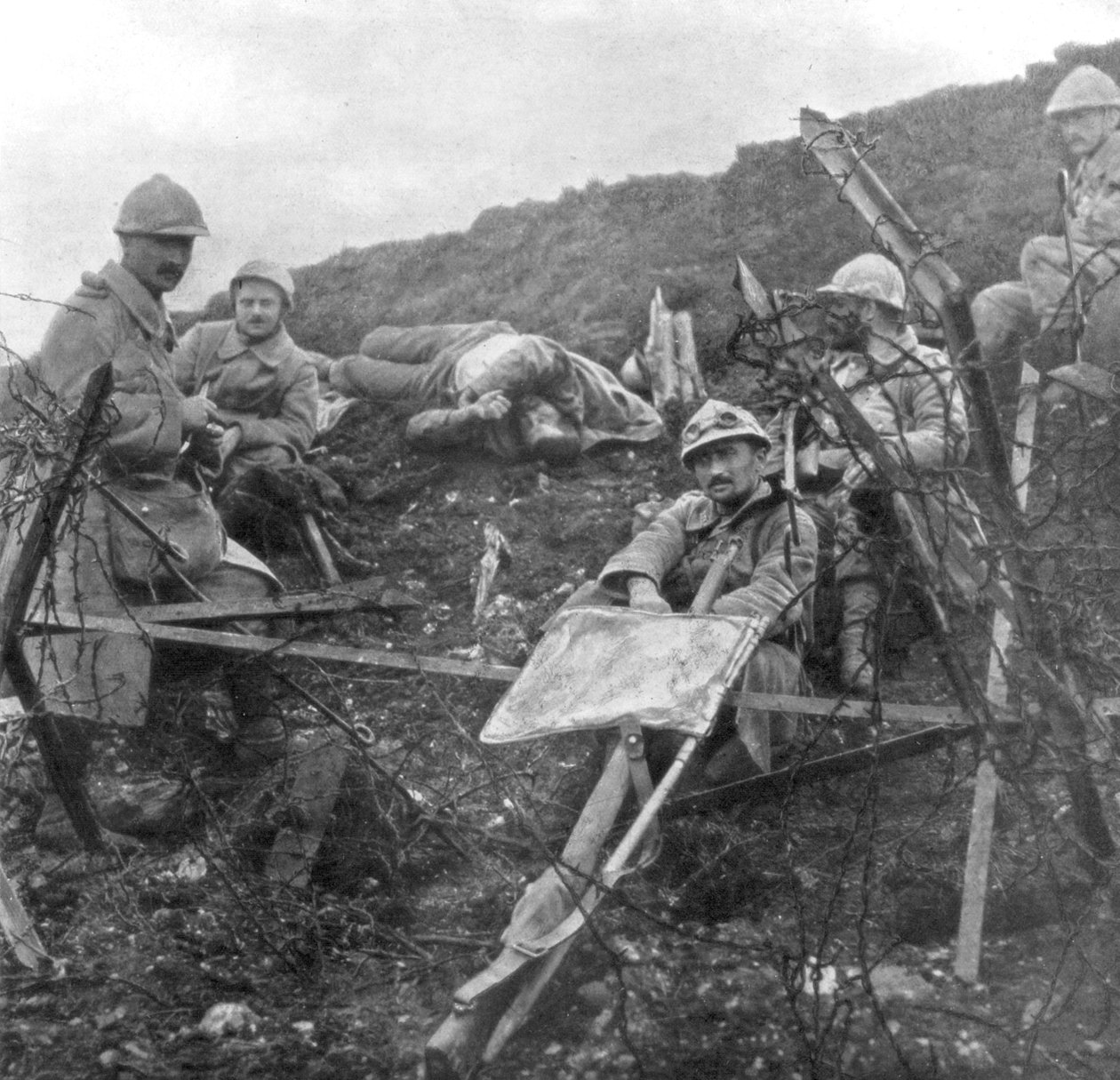 Francia csapatok Souchez (Pas-de-Calais, Franciaország) elfoglalása után, 1915. október 28. alkotó: Unbekannt