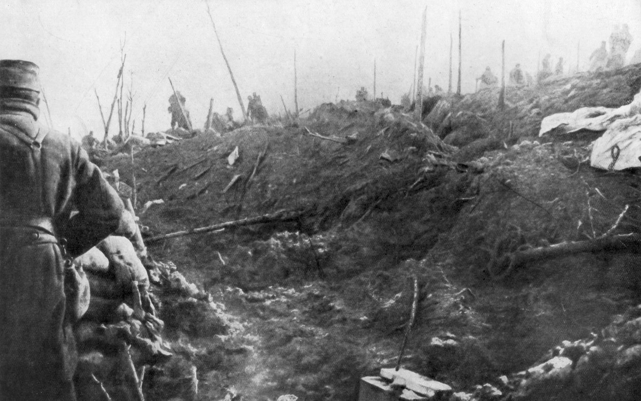 A francia csapatok német ellentámadásra készülnek az Eparges-hátságon, Verdun közelében, Franciaországban, 1915. augusztus alkotó: Unbekannt