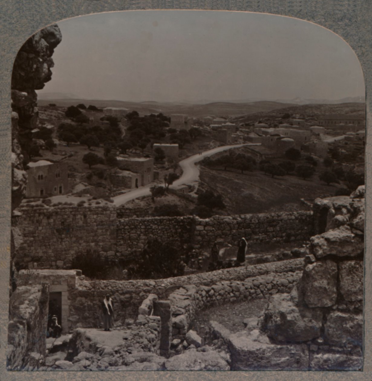 A Simon-háznál lévő boltívtől a Lazarus-házig, Bethany, 1900 alkotó: Unbekannt