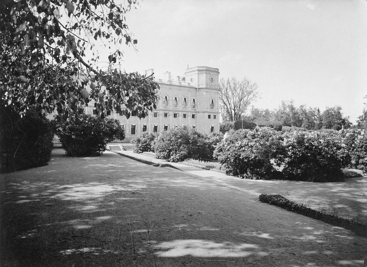 Kert a Gatchina-palota Arzenál tere mellett, 1890-es évek alkotó: Unbekannt
