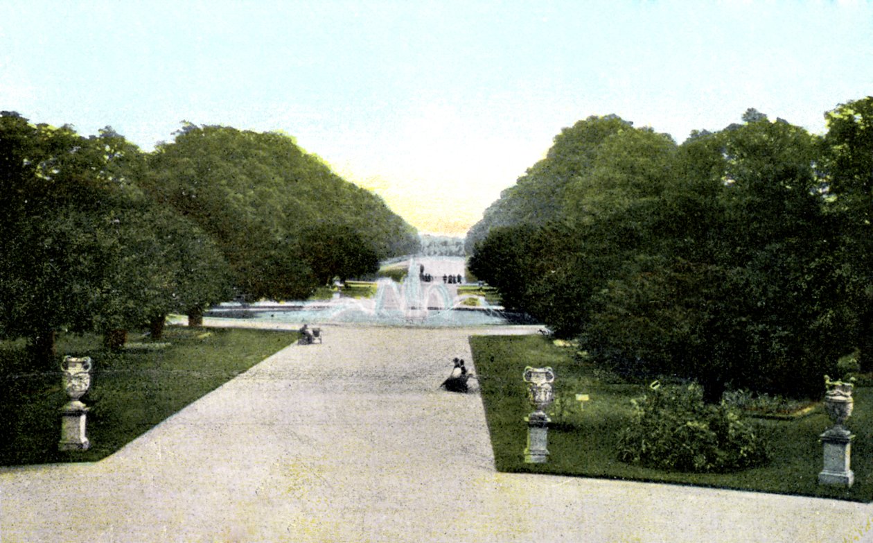 Gardens of Hampton Court Palace, London, XX. század. alkotó: Unbekannt