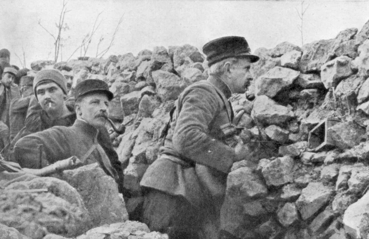 Marchand tábornok árkokat vizsgál, Champagne, Franciaország, I. világháború, 1915 alkotó: Unbekannt
