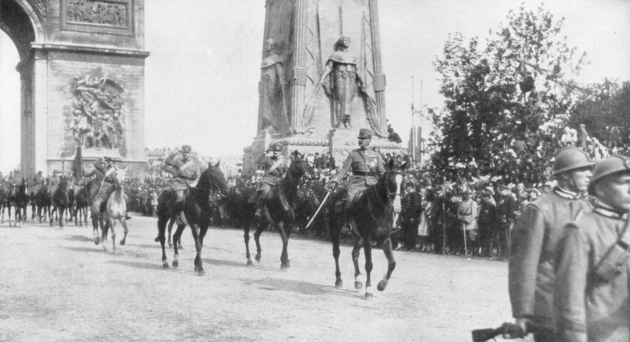 Montuori tábornok és olasz csapatok a győzelmi felvonuláson, Párizs, Franciaország, 1919. július 14 alkotó: Unbekannt