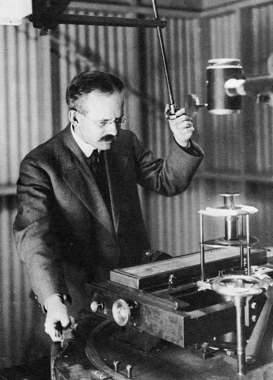 George Ellery Hale 1868-1938, amerikai csillagász, napfoltokat figyel, 1907 alkotó: Unbekannt