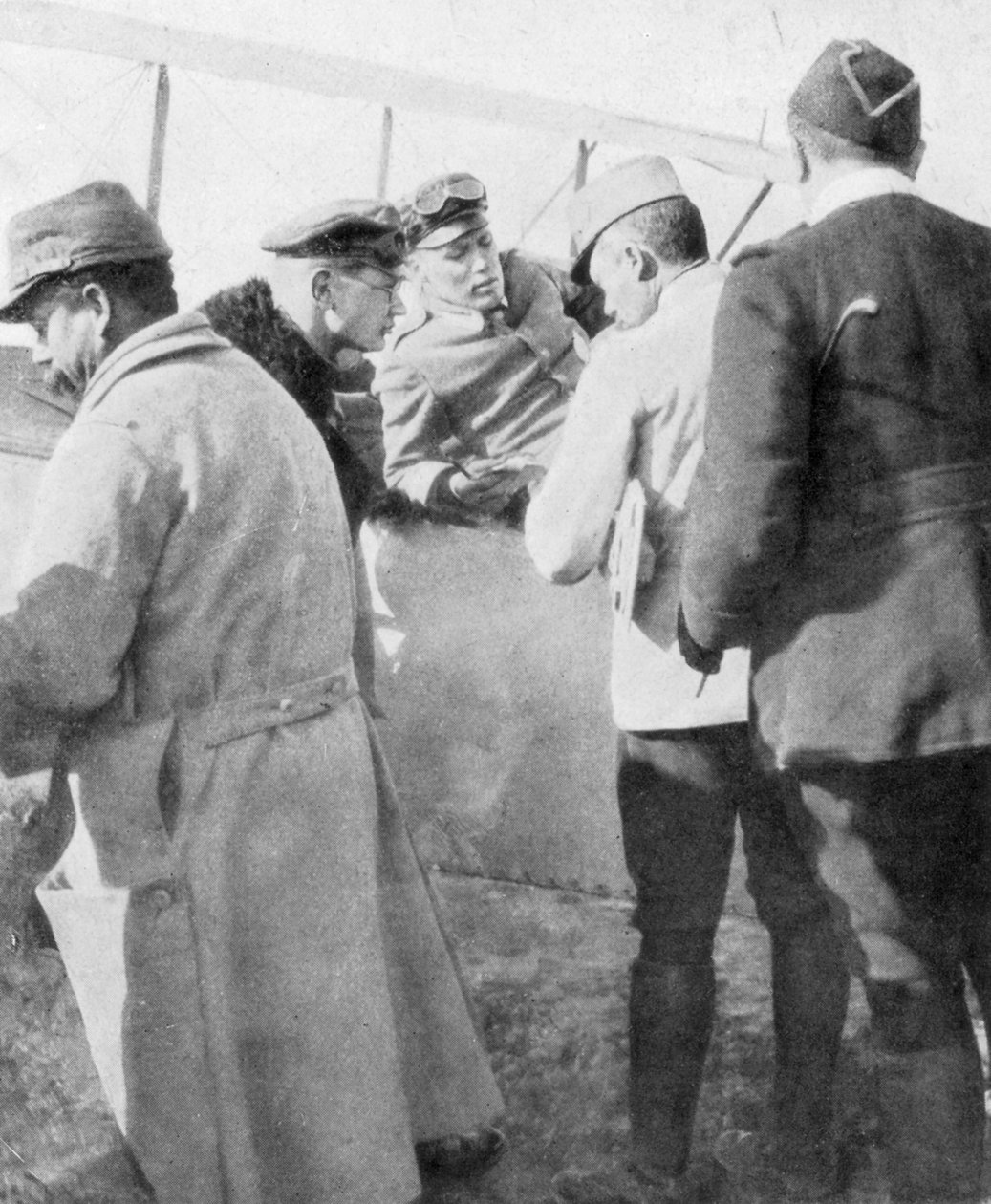 Jean Navarre francia ász lőtt le német repülőket, 1916 alkotó: Unbekannt
