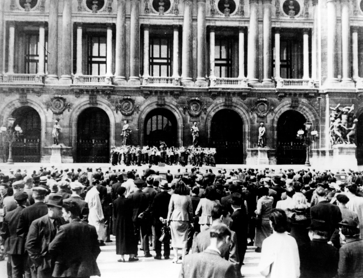 Német katonazenekar koncertezik, megszállt Párizs, 1940-1944 alkotó: Unbekannt